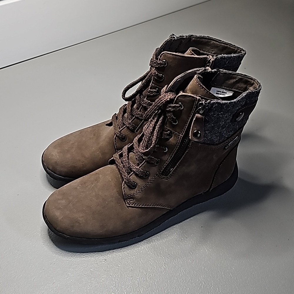 Rockport size 6 brown waterproof ankle boots